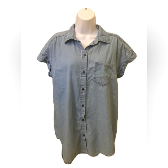 Signature Studio Large Button Down Denim Top - Picture 1 of 4